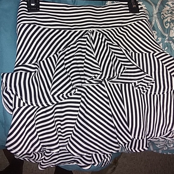 Mini skirt - Picture 1 of 3